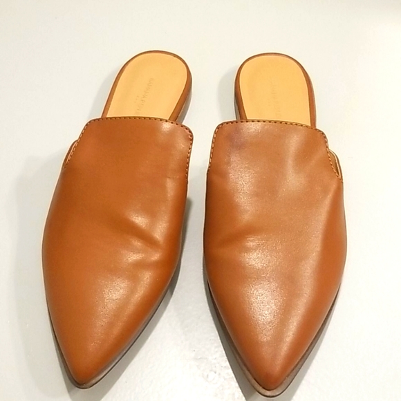 Banana Republic Shoes - Banana Republic brown leather flats size 7